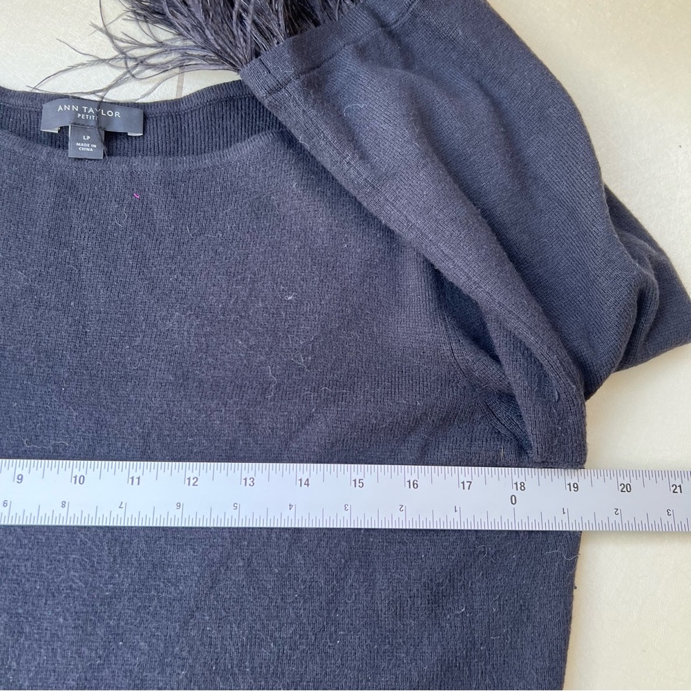 Ann Taylor  knit top with feather trimmed sleeves Women’s Size LP - Picture 5 of 8